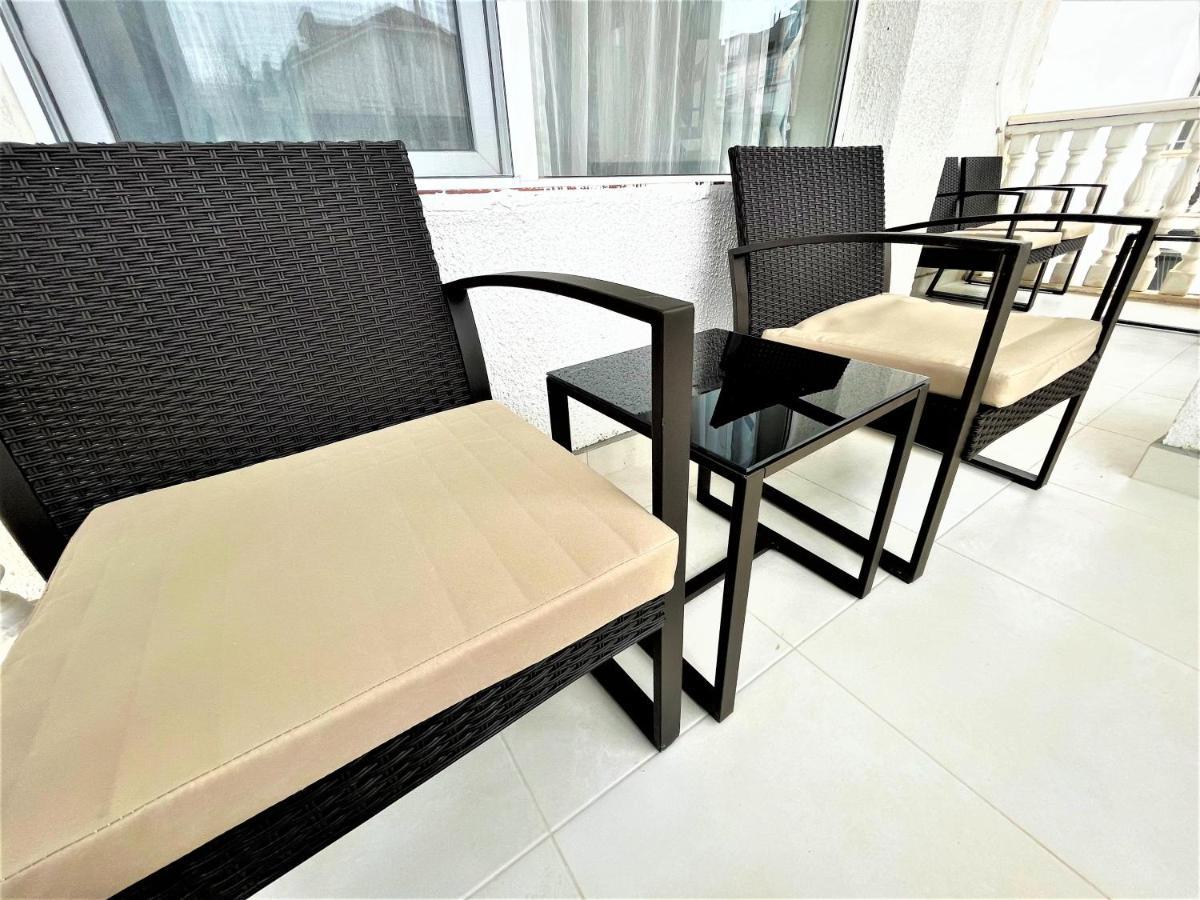 Bravo 5 Holiday Home Pantai Sunny Bagian luar foto
